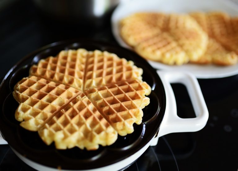 Slik vasker du vaffeljernet med en «vaskevaffel»