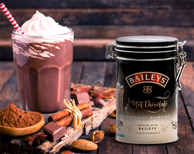 Slik lager du Verdens beste Kakao med smak av Baileys