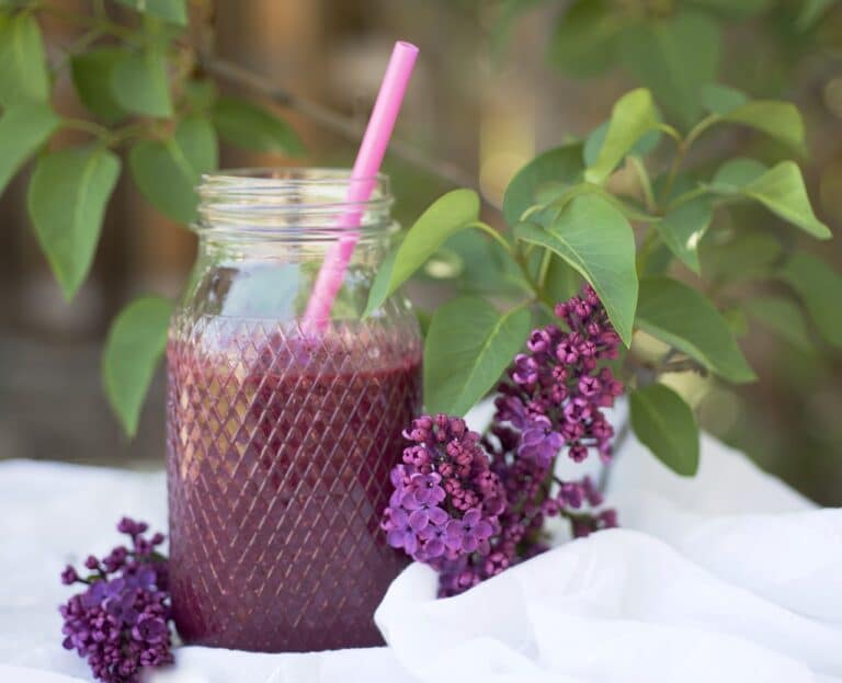 Mocktail med blåbær og ingefær