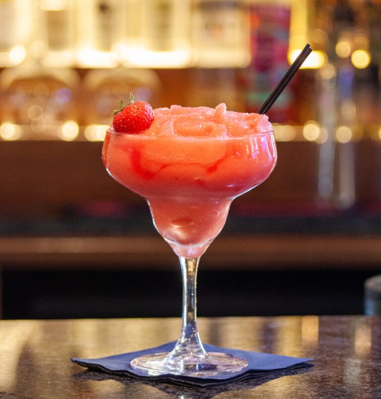 Miami Vice Cocktail med Strawberry daiquiri og Pina colada