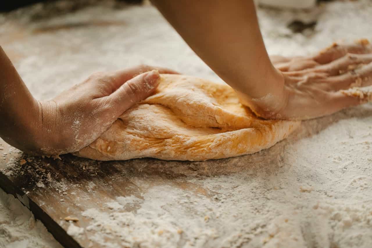Slik baker du gulerotbrød